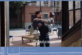 #明天我们好好过 何大叶搬家把脚砸到了，张猛一把抱起何大叶要送上楼，一个人把所有家具都搬了。视频封面