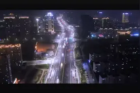 “虽偶有抱怨，但甘之如饴，你在前方舍己，我在后方助你。”视频封面