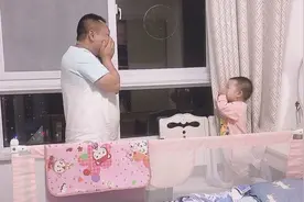 爸爸模仿闺女，父女俩玩的不亦说乎❤️视频封面