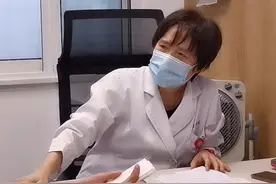 一位中年女性，#手术 要住院一周，故作坚强，不让家人来陪护@抖音短视频 #关爱女性健康 视频封面