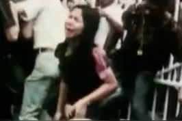 【1975年美军紧急逃离西贡 5万私生子仅接走2000个 】1975年，美军在越南组织有史来最大规模的撤退行动