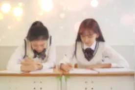 云南昭通一初中女生在学校宿舍分娩，这件事你怎么看？视频封面