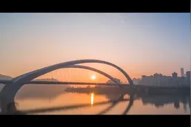 听广西青年歌唱家陈春燕，讲述她眼中南宁的十年变迁。 #十年变化视频封面