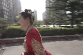#奔跑的新娘 #婚礼 #婚礼跟拍 一路披荆斩棘，奔向幸福的新娘子。