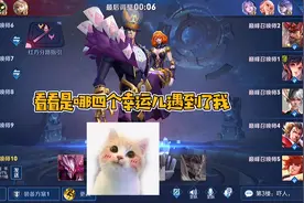 ”你在干嘛“ 的意思是  我找不到话题 去想找你 所以打游戏吗