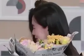 #angelababy和橙子见面时哭了 果然还是女孩子最懂女孩子，两位友谊长存呀~