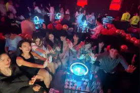 你们觉得为什么这里美女会那么多？#tsplus酒吧 #南宁酒吧视频封面