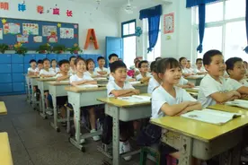 校长讲红色故事——吃水不忘挖井人视频封面