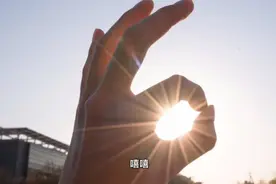 怎样帮助孩子树立正确的人生观和价值观视频封面