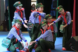 日照市实验小学的老师和小朋友！给你们点个赞！视频封面