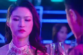 美女在酒吧被老板看上视频封面