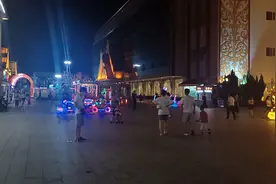 广州市花都区曼谷园儿童的乐园，正是夏季小朋友泳玩耍的地方。视频封面
