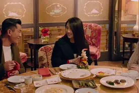 两兄弟给美女加菜，也太夸张啦视频封面