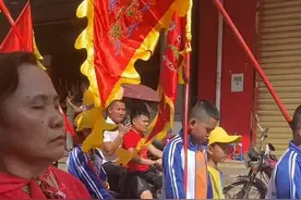 二月初十“冼太夫人文化节”军坡游神装军之“冼太夫人”出庙点将#海南军坡非物质文化遗产 #弘扬和传承民俗文化 #神明出巡 #现场实拍 #祝愿刷到视频的朋友都能发大财视频封面