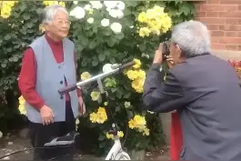 5月4日，清华大学，91岁的爷爷是清华教授，旁边就是他设计的教学楼#感动 #致敬 #清华大学 #榜样的力量视频封面