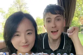 我老公在中国教书两年，在美国教书三年 这两个国家的工资，差异大吗？ 如果你是马老师，你选择在哪里生活？#工资 #美国生活 #异国婚姻 #外教视频封面