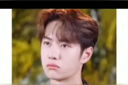 那些年王一博受到的恶意 经纪人对他不理不睬 还对他翻白眼...#王一博视频封面