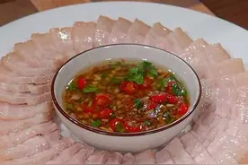 好吃的白切肉其实根本不是煮出来的，蒸出来的才更加原汁原味，鲜香滑嫩#白切肉 #五花肉新吃法 #跟着抖音学做菜视频封面