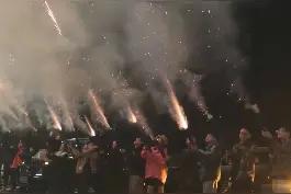 #三八女神节 众多男生陪女神一起放#加特林烟花 #加特林 祝所有女神节日快乐视频封面