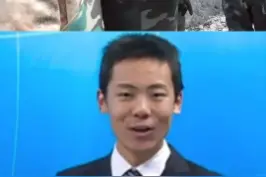英雄团长祁发宝身边的翻译，是他！视频封面