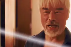 爷爷在最后的时间来城市多看几眼孙子视频封面