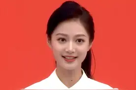 曾参与建党百年的"最美领诵员"冯琳在#中国传媒大学开学典礼 作为在校生代表寄语新生 视频封面