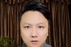 这事不能仅靠业主维权，等待后续处置#房屋入户门被邻居封死 #大v快评视频封面