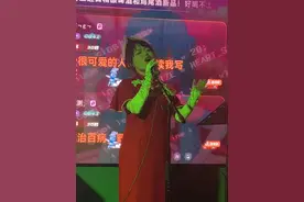 带ktv麦霸闺蜜去应聘驻唱会发生什么？#腼腆害羞内向社恐文静小女生 #文静小女生视频封面