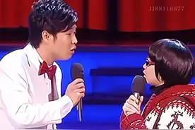 #小沈阳 两口子把这首#爱是你我 演绎的诙谐幽默，好听又搞笑，高音更是#音乐分享 #经典老歌 #百听不厌