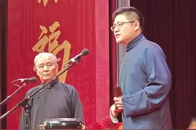 马志明 马六甲 父子拆唱京韵大鼓《遣晴雯》 伴奏：韩宝利 岳长乐 田龙启  文促会艺委会成立大会老艺术家专场演出 #德云社 #马志明 #马六甲 #郭德纲 #德云鼓曲社视频封面