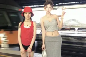 40vs12，和女儿用fitcheck拿下澳洲地图🇦🇺 #四十女人 #fitcheck #母女穿搭 #澳洲旅行 #转场挑战视频封面