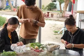 老妹买了海鲜回来 做一道生腌海鲜！#我的乡村生活 #农村生活 #农村美食