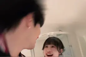 这是一条关于“大家都感觉我怀孕了”的回应视频。 @皮晶晶 #那些很奇怪的问题 #又是解释不清系列 #情侣日常视频封面