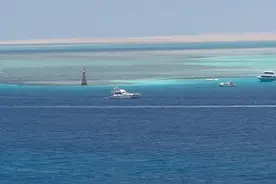 一半沙漠一半海，目前为止看过最美的海，没有任何滤镜视频封面