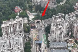 公路修到这里，明明可以将这座山挖掉，为何偏偏要建成隧道呢，直接挖平不是更快成本更低吗？#隧道工程 #福州 #航拍 #内容启发搜索视频封面