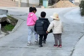 这个春天肯定少不了要泡一坛子酸甜脆爽的金香芋啦，你们那里这个叫什么#我的乡村生活视频封面