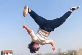 她是无人敢惹的功夫女侠，也是全网最灵活的女胖子#高手在民间 #功夫#武术#传统武术#传递正能量视频封面