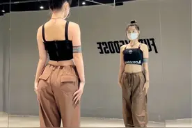 谁懂啊！这个MV尊嘟很好看！ #jennie #youandme #kpop #舞蹈教学 #慢速镜面分解