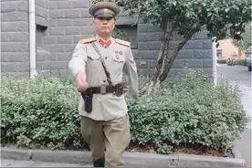 再现一代经典55式军装，展示不到位请各位多包涵！共同科普学习！#退休年龄#老军装 #激情燃烧的岁月视频封面