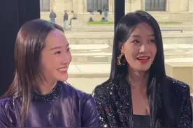 蓝盈莹 李纯 出席夏姿 •陈巴黎大秀 . 夏姿•陈 SS2025系列大秀于9月30日巴黎时间下午2点30分开启，蓝盈莹李纯热烈交流。 . 📍: 13 Av. du Président Wilson, 75116 Paris 📷:  ParisFantastic！遇尚巴黎 #巴黎秀场 #蓝盈莹 #李纯 #夏姿陈 #巴黎时装周视频封面