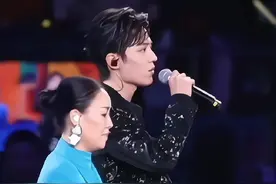 一定不能错过的饭拍现场，我的主唱大人全开麦太绝了，太好听了…视频封面