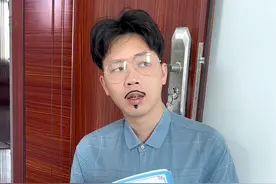 班级里那些爱打小报告的人… #创作灵感 #一人分饰多角 #豪有趣的课堂 #课堂趣事 #被逼疯的学生视频封面