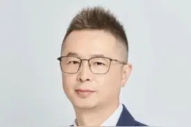 此时发布机器狗作战视频的深刻含义 此时发布机器狗 作战视频的深刻含义#经济 #财经 #讨论 #掘金计划2025 #机器人