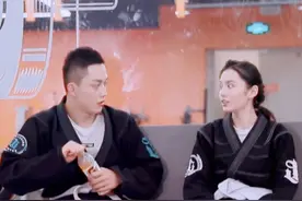 女生太作了真的会把喜欢的男生越推越远#恋综 #恋梦空间 #暧昧视频封面