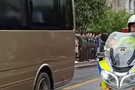 #迎接英雄回家 #致敬人民的好警察 #英雄永垂不朽视频封面