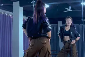 #科目三 #背面慢动作分解 大家要的0.7倍跟拍音乐来喽，你学会了没#最嗨广场舞 #科目三舞蹈 #丝滑小连招 @抖音短视频