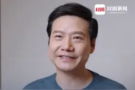 小米17全系开售5分钟破国产手机首销纪录，总裁卢伟冰亲自交付，雷军发文感谢大家的支持