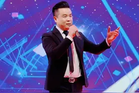 我们隆回金石桥乡亲们热情好客！亮哥唱歌也特别有激情。气氛66 #隆回志几演艺团#隆回亮哥 #演出我们是认真的 #寿庆演出现场 #人美歌甜视频封面