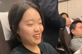韩国人第一次高铁点外卖#韩国 #韩国人 #高铁点外卖 #中韩情侣 #美食视频封面