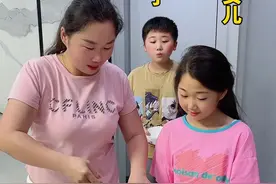 何其有幸此生成为母女，虽不是我生你养你，但是你的懂事让我这个后妈很是心疼，不管你是后妈还是后爸，只要你心怀善良，用心对待小孩，会感化身边每一个人。#杜先生与林小姐视频封面